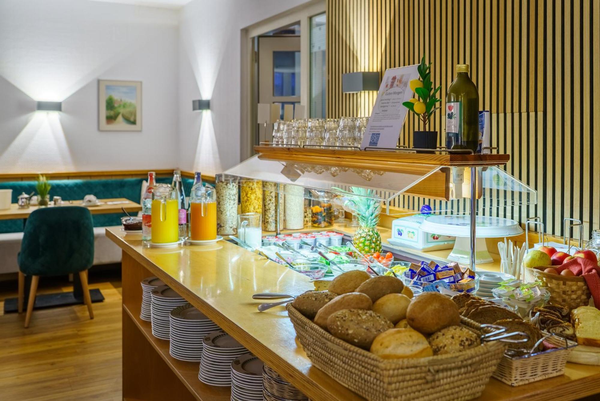 Stadthotel Pfeffermuehle Генгенбах Экстерьер фото