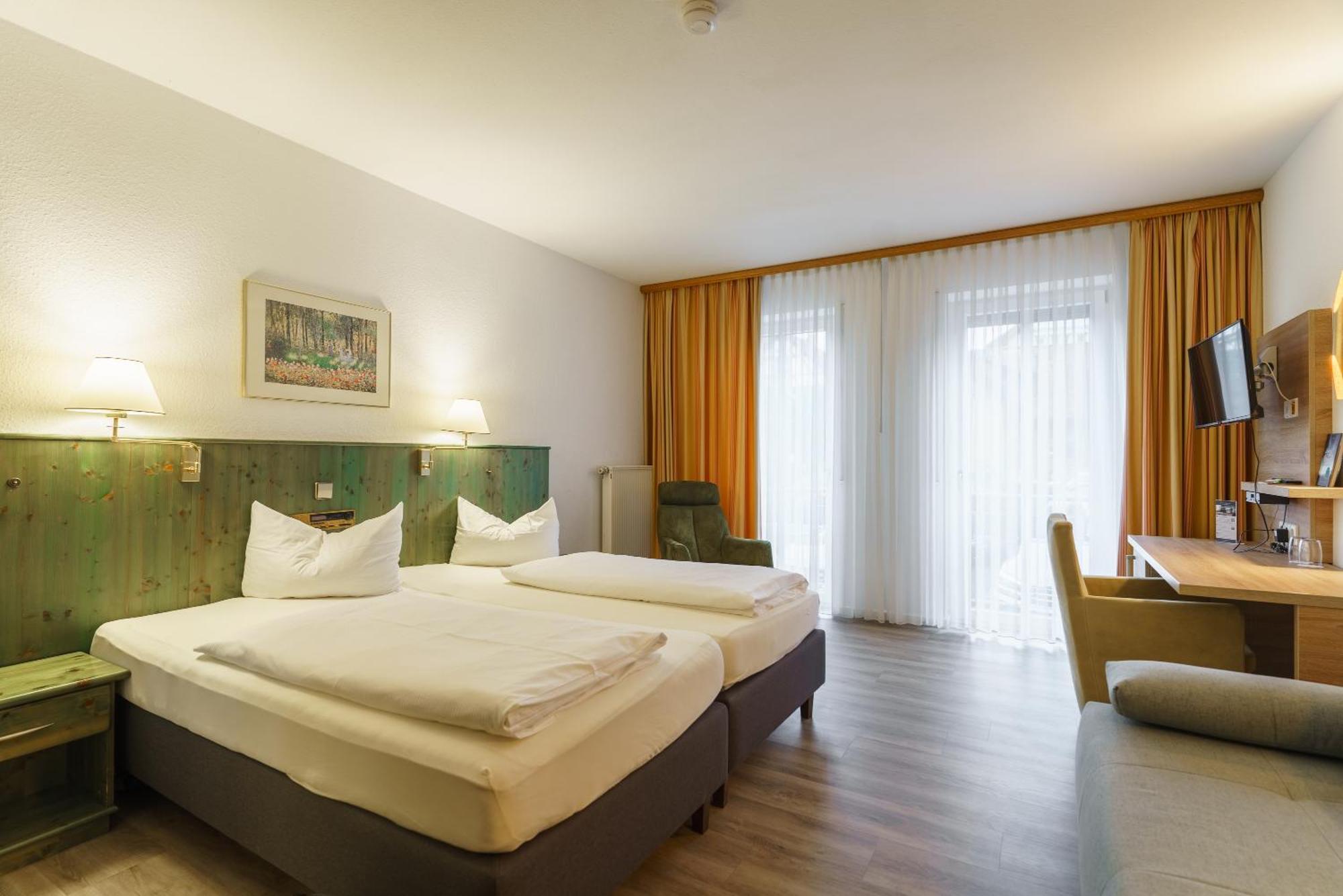 Stadthotel Pfeffermuehle Генгенбах Экстерьер фото
