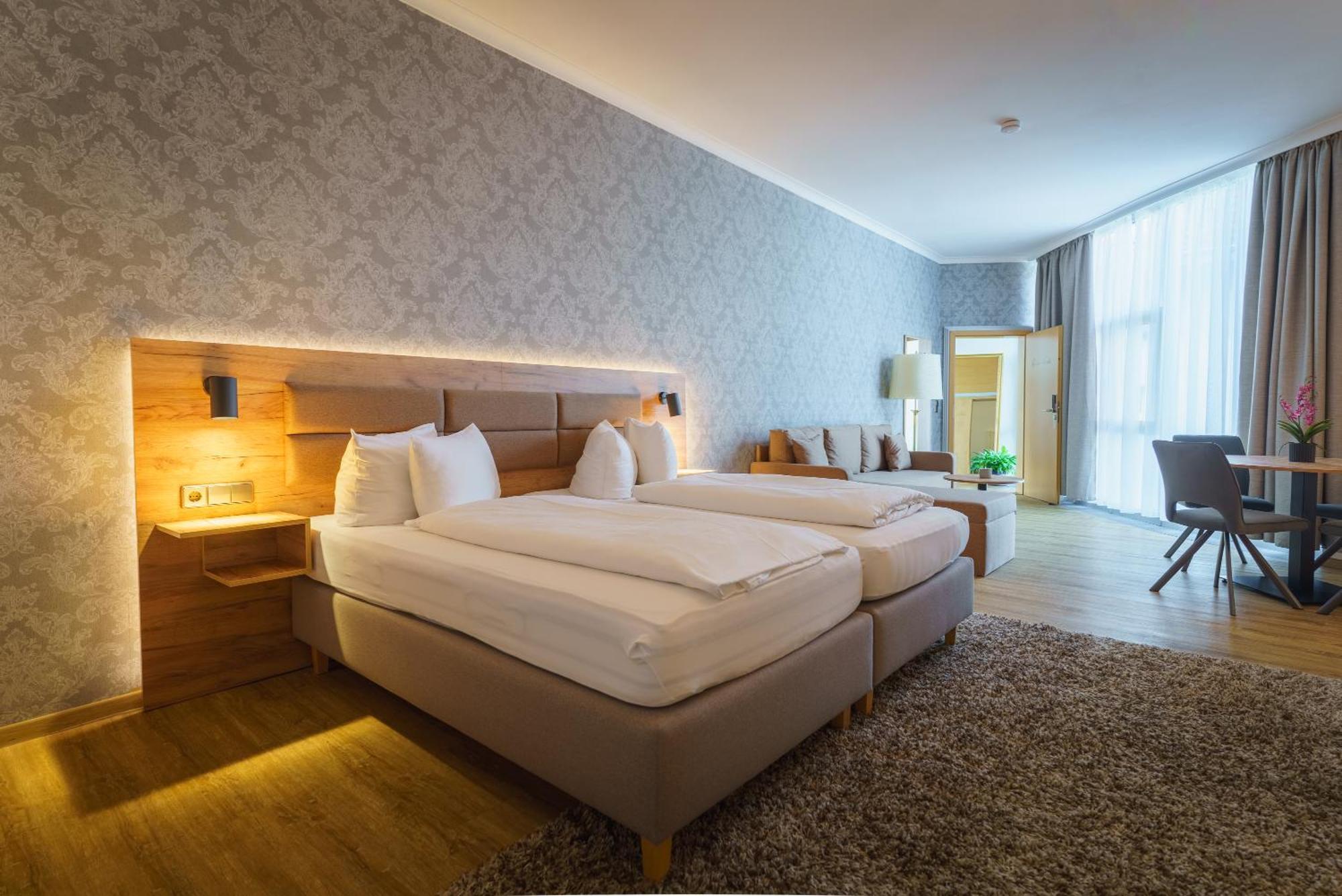 Stadthotel Pfeffermuehle Генгенбах Экстерьер фото
