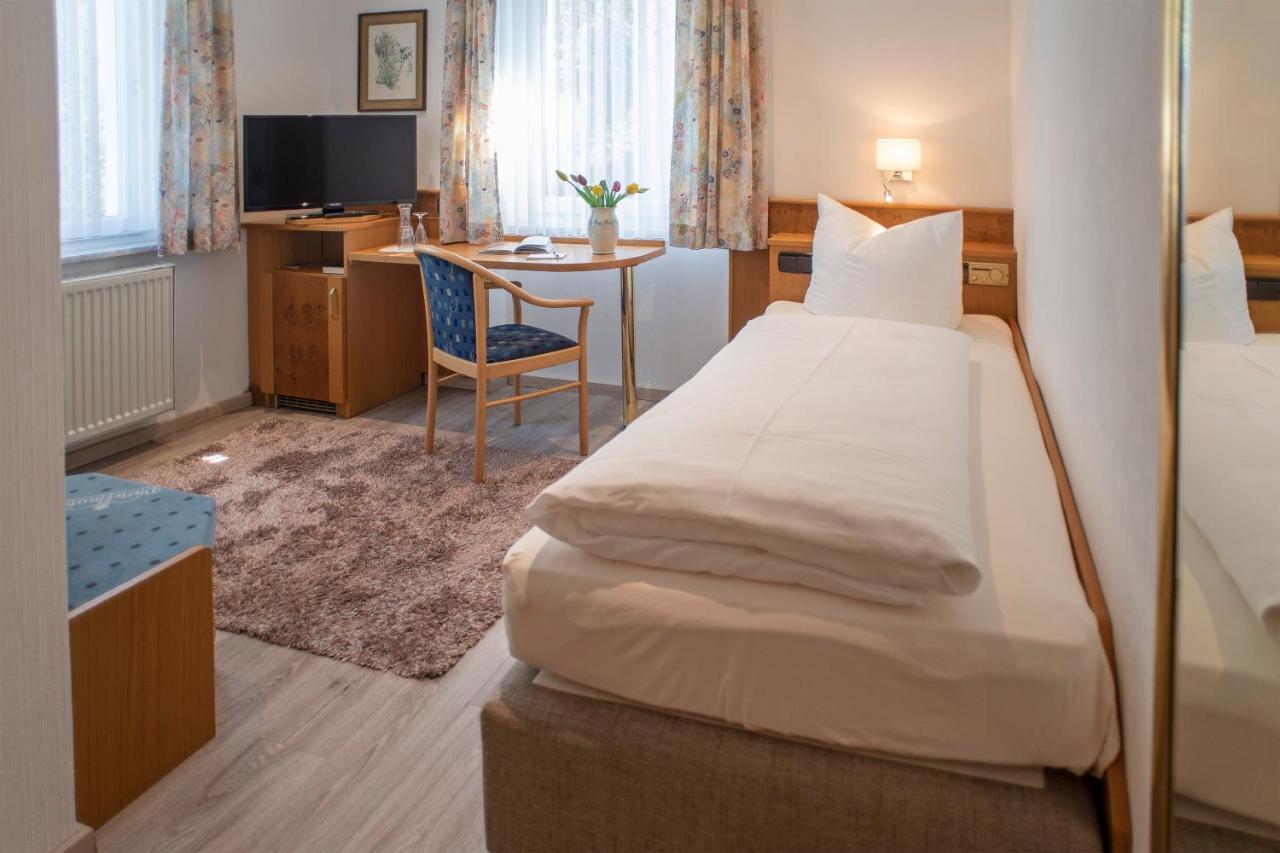 Stadthotel Pfeffermuehle Генгенбах Экстерьер фото