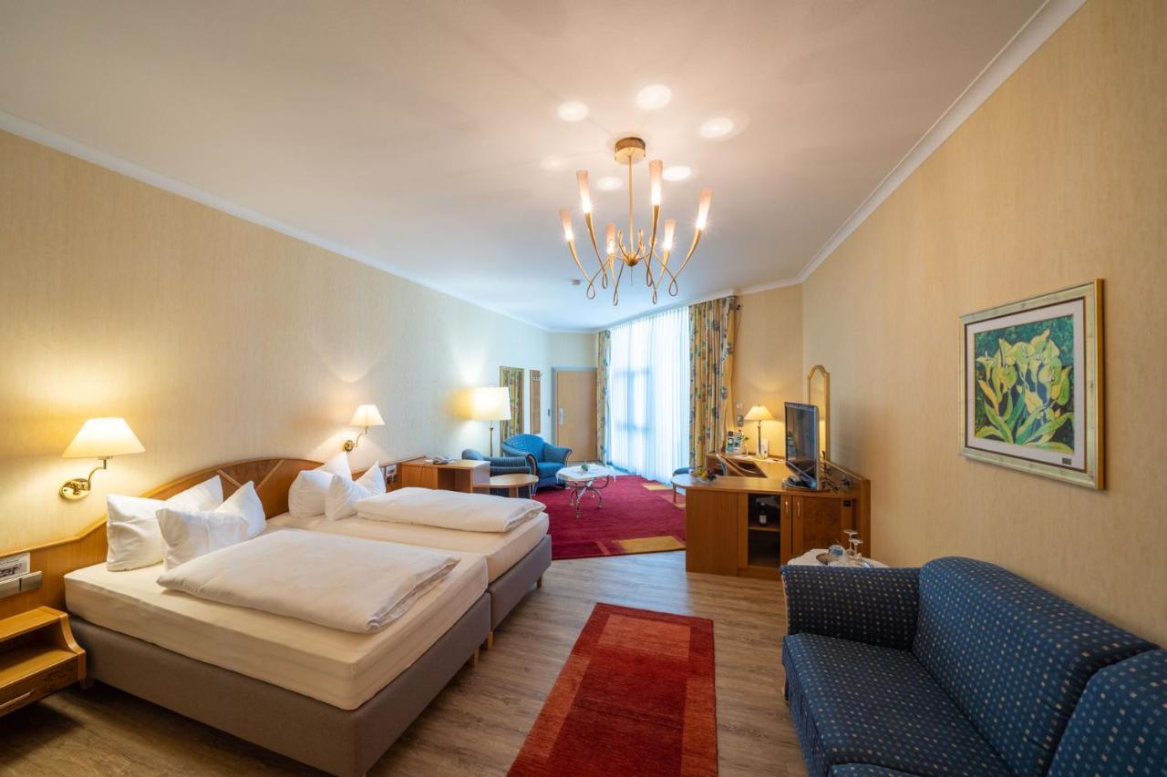 Stadthotel Pfeffermuehle Генгенбах Экстерьер фото